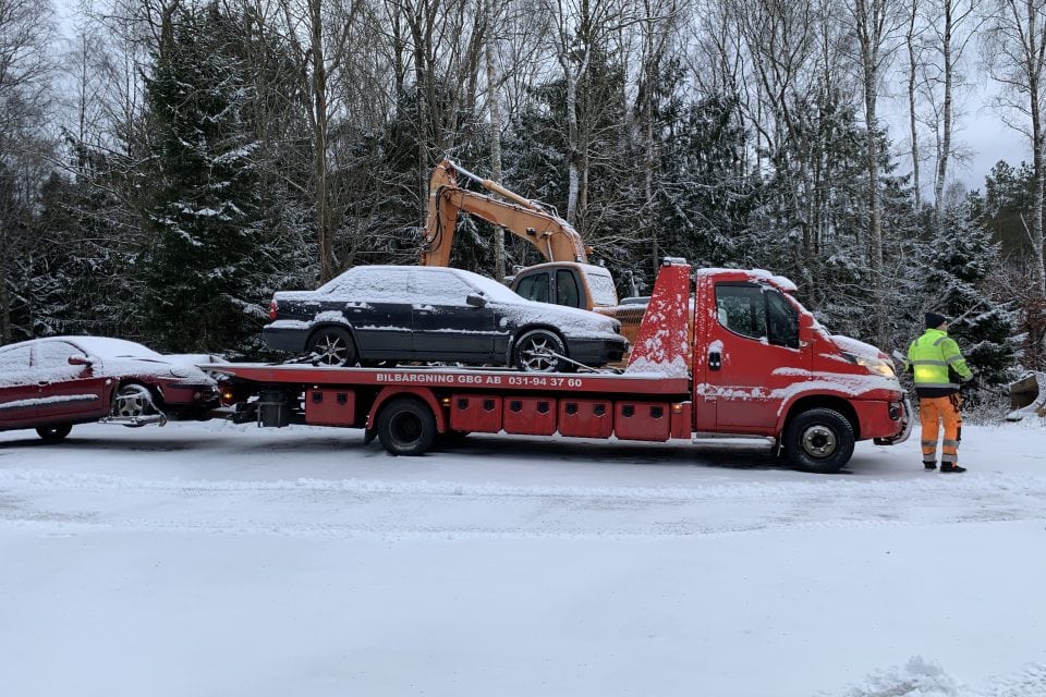 Skrotbil i Göteborg som värderas för ersättning innan återvinning