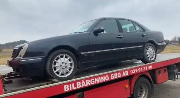 Från trasig bil till återvunnet material i Göteborg