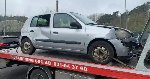 Skrotbil värderas inför bilskrotning – priset påverkas av modell, skick, efterfrågan på reservdelar samt hanteringskostnader och villkor i nettobudet.