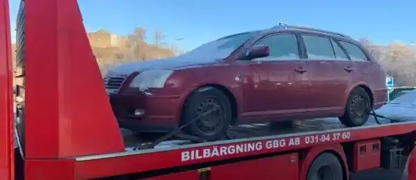 Äldre dieselbil hämtas för avveckling inför ekonomisk omställning och nytt bilval