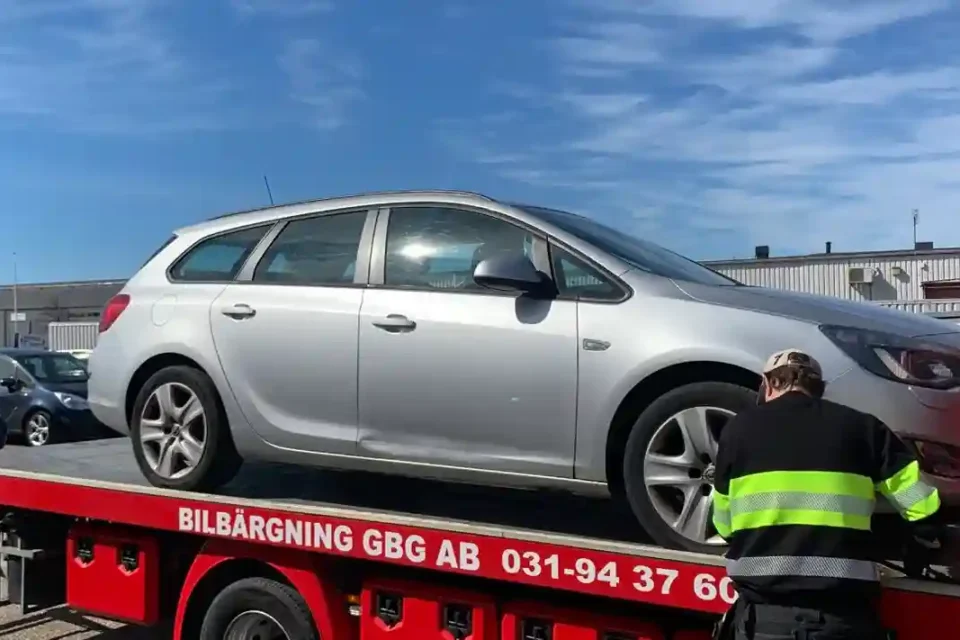 Bil i Stenungsund som är redo för bilskrot